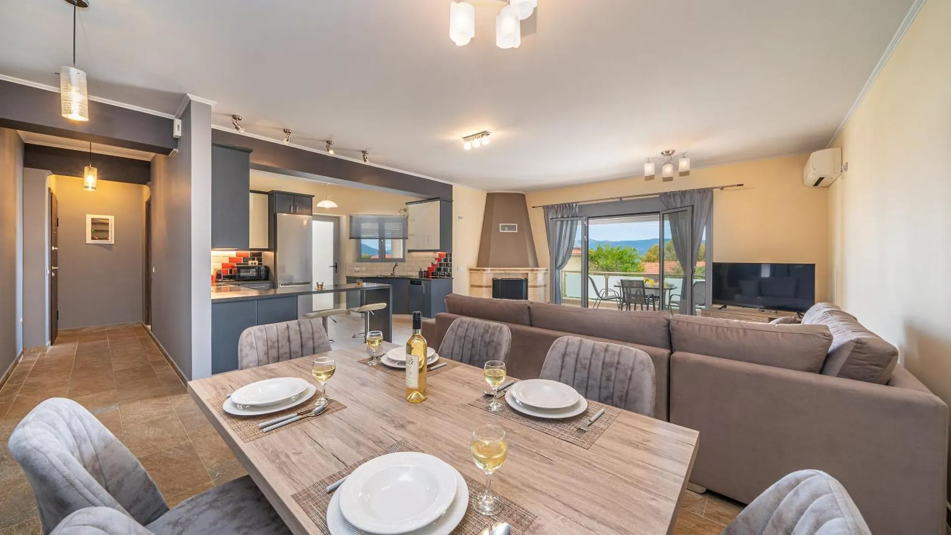 Nicolis Seaside Apartment Karavomylos