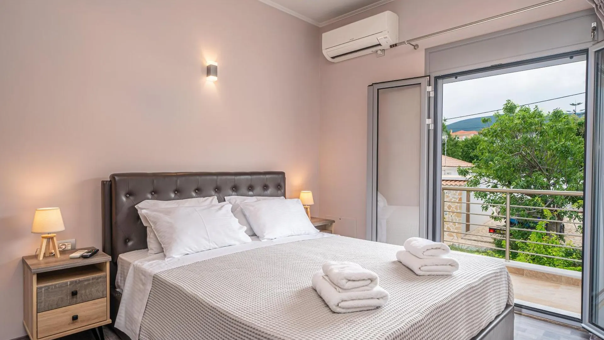 Nicolis Seaside Apartment Karavomylos Greece