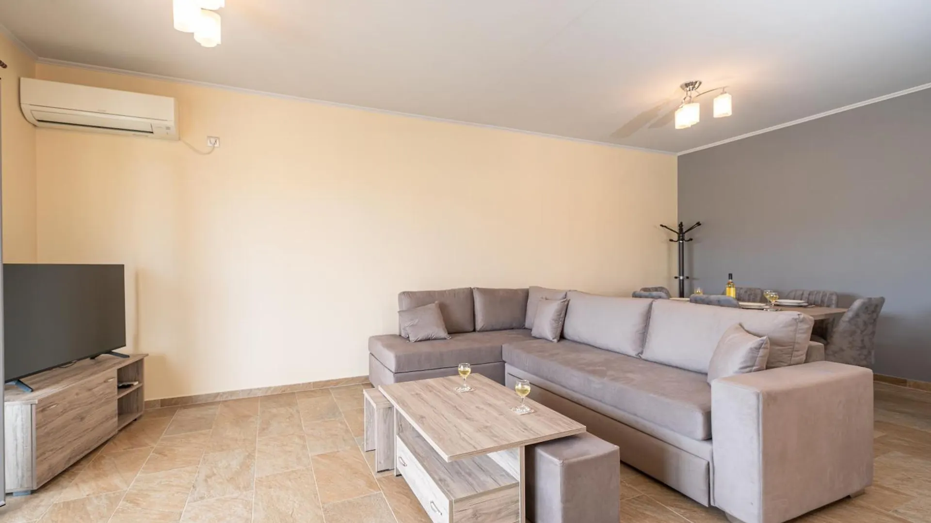 Nicolis Seaside Apartment Karavomylos
